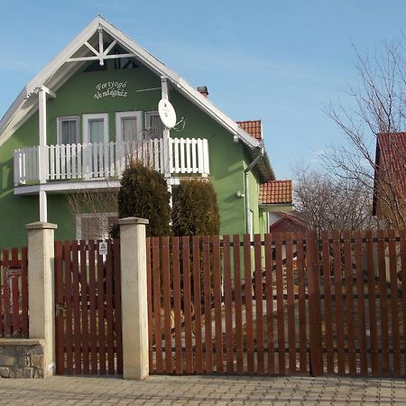 Casa Fortyogo Tîrgu Secuiesc 外观 照片