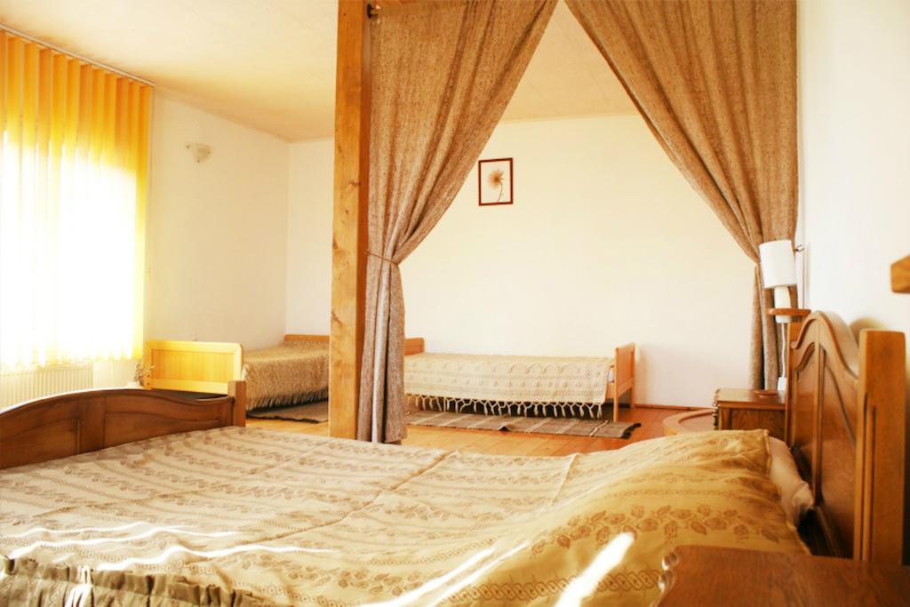 Casa Fortyogo Tîrgu Secuiesc 客房 照片